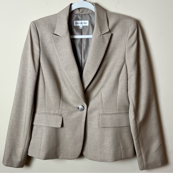 Evan Picone Tan Blazer with Notched Lapels and Tailored Fit - Picture 1 of 7